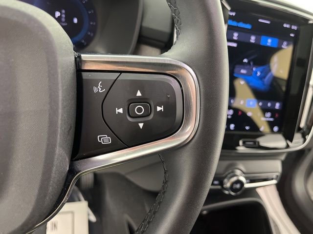 Used 2023 Volvo XC40 B5 Plus w/ Driver Assist Package AWD/4WD image 22