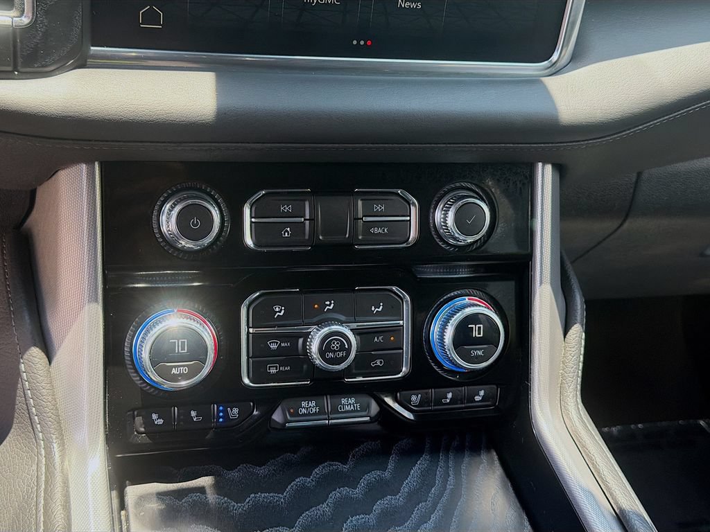 Used 2023 GMC Yukon Denali AWD/4WD image 13