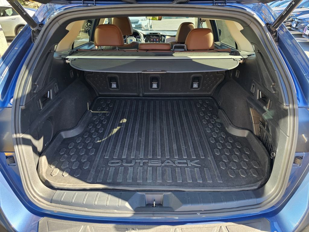 Used 2020 Subaru Outback Touring w/ Popular Package #2 image 13