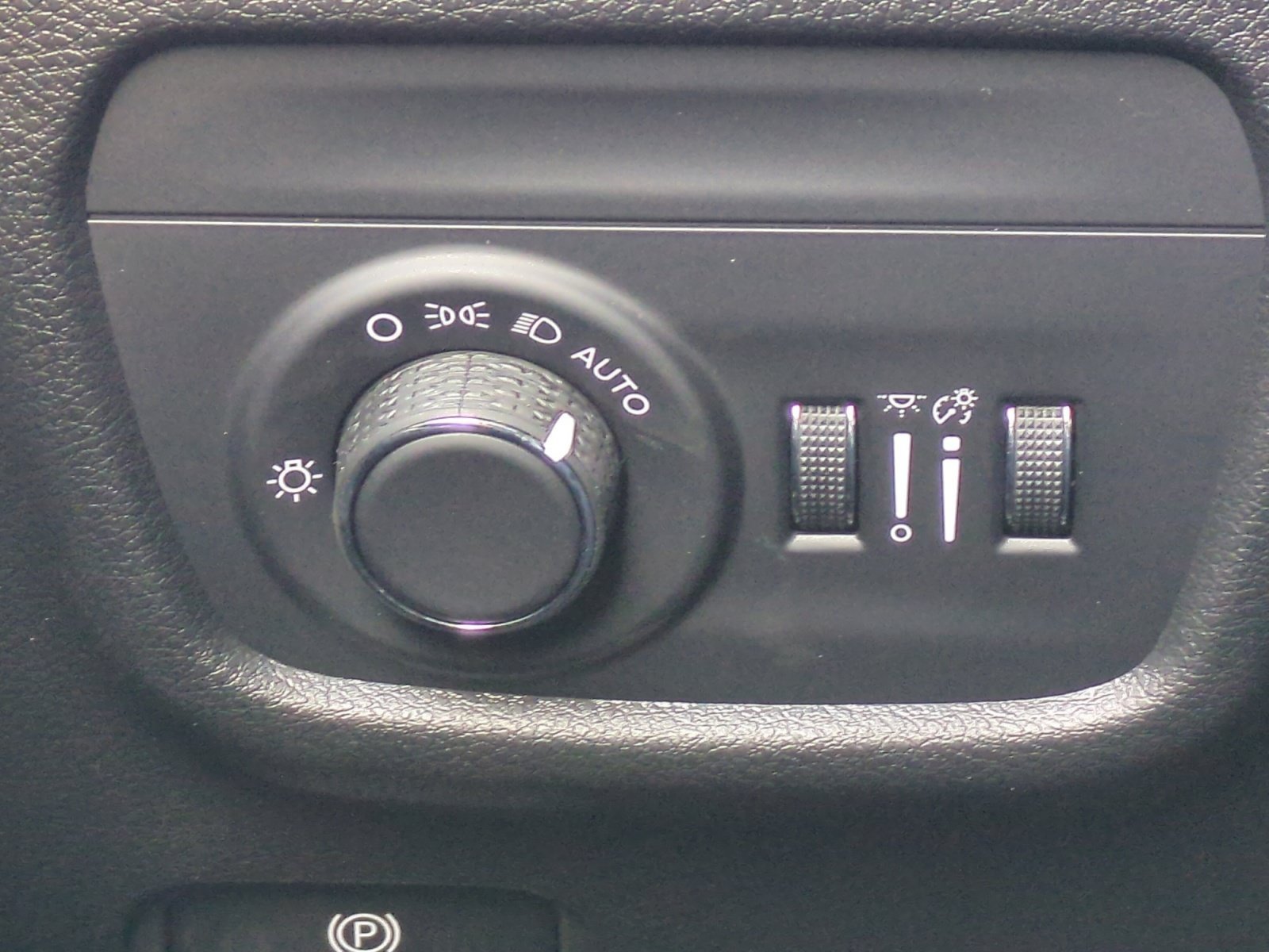 New 2026 Jeep Grand Cherokee Altitude AWD/4WD image 31