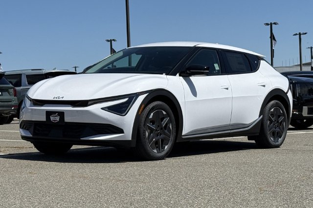 New 2026 Kia EV6 Light RWD image 8