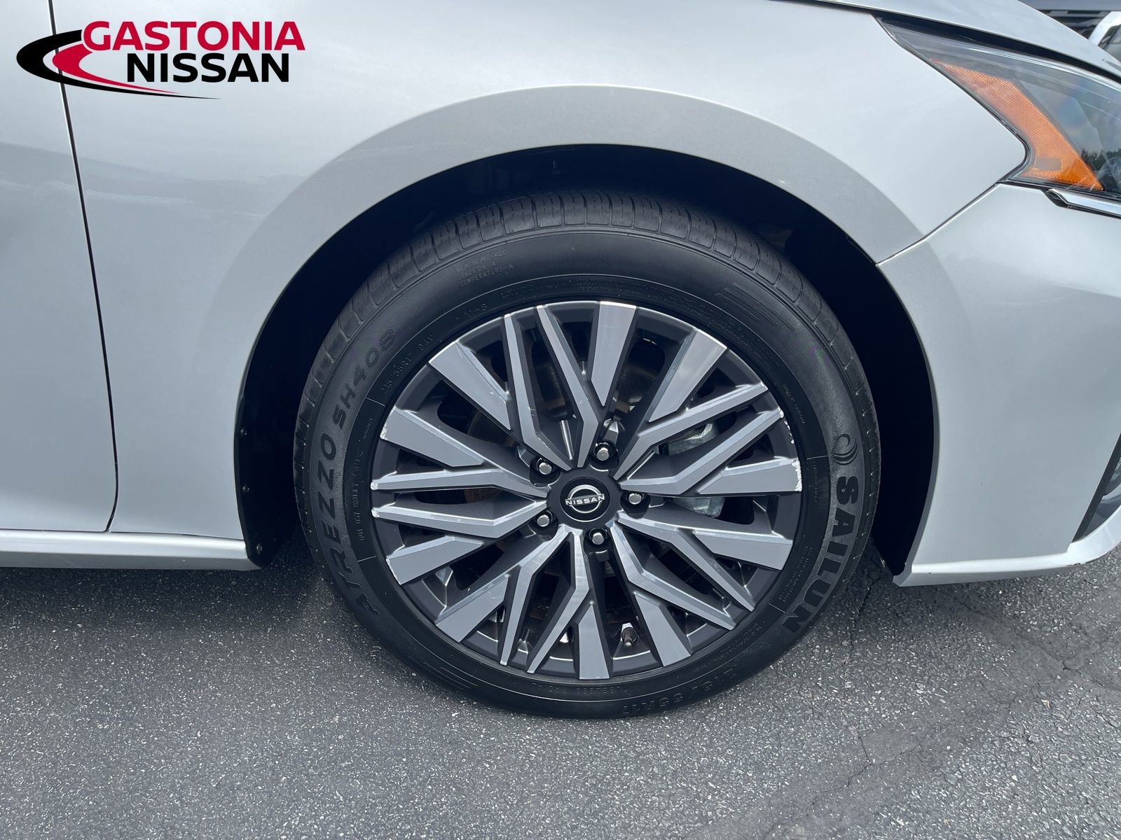 Used 2024 Nissan Altima 2.5 SV image 14