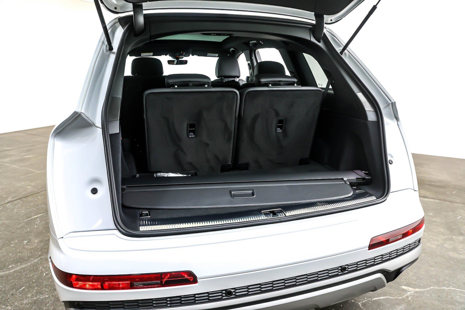 Used 2025 Audi Q7 2.0T Premium w/ Convenience Package image 24