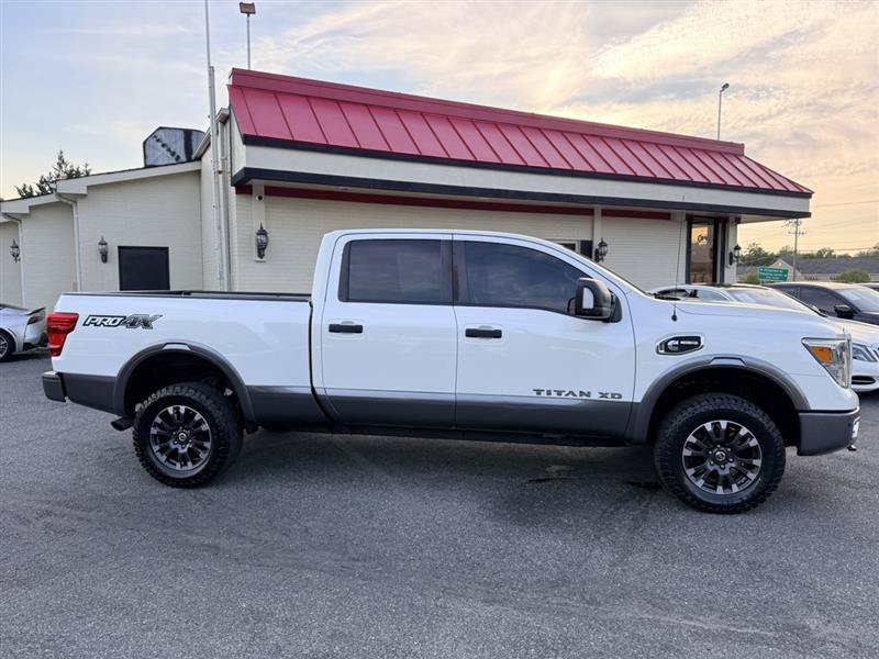 Used 2016 Nissan Titan PRO-4X AWD/4WD image 4