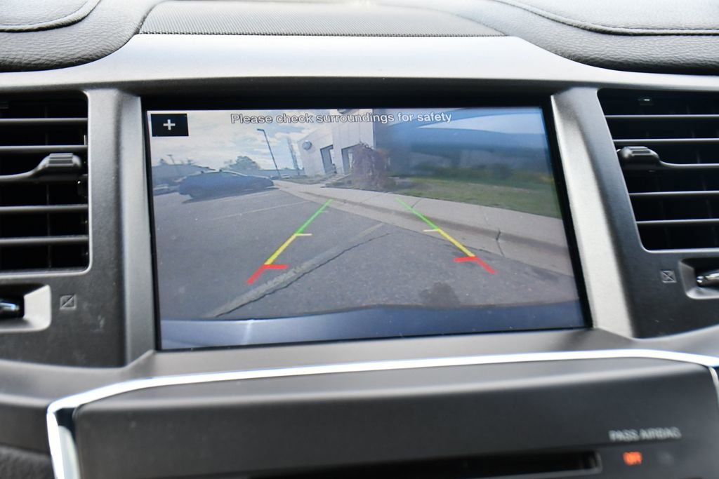 Used 2016 Lincoln MKS AWD image 32