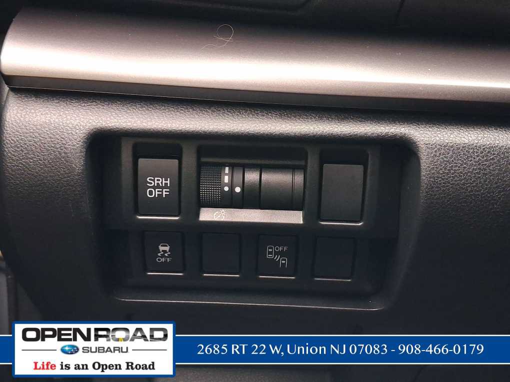 Used 2019 Subaru Crosstrek 2.0i Limited w/ Moonroof Package w/Navigation AWD/4WD image 32