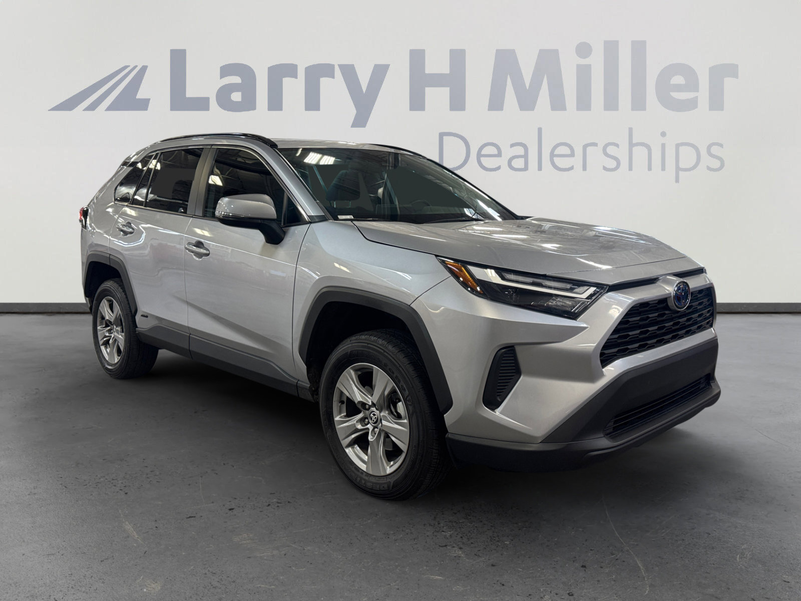 Used 2024 Toyota RAV4 XLE image 7