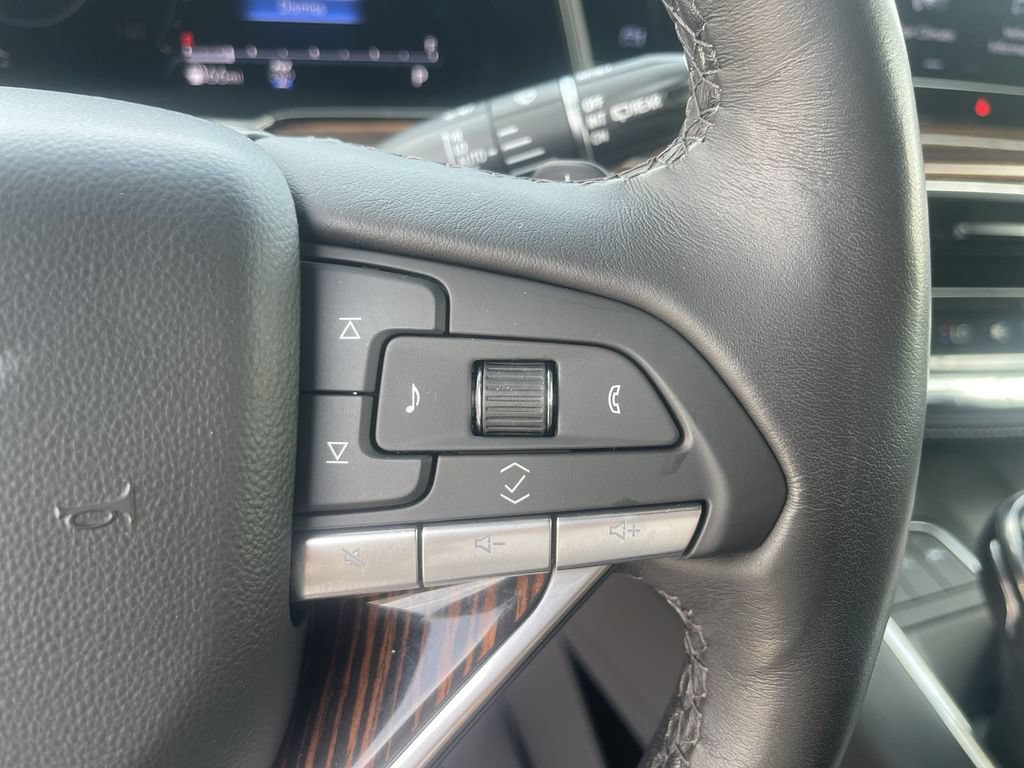Certified 2023 Cadillac Escalade Premium Luxury w/ Performance Package AWD/4WD image 21