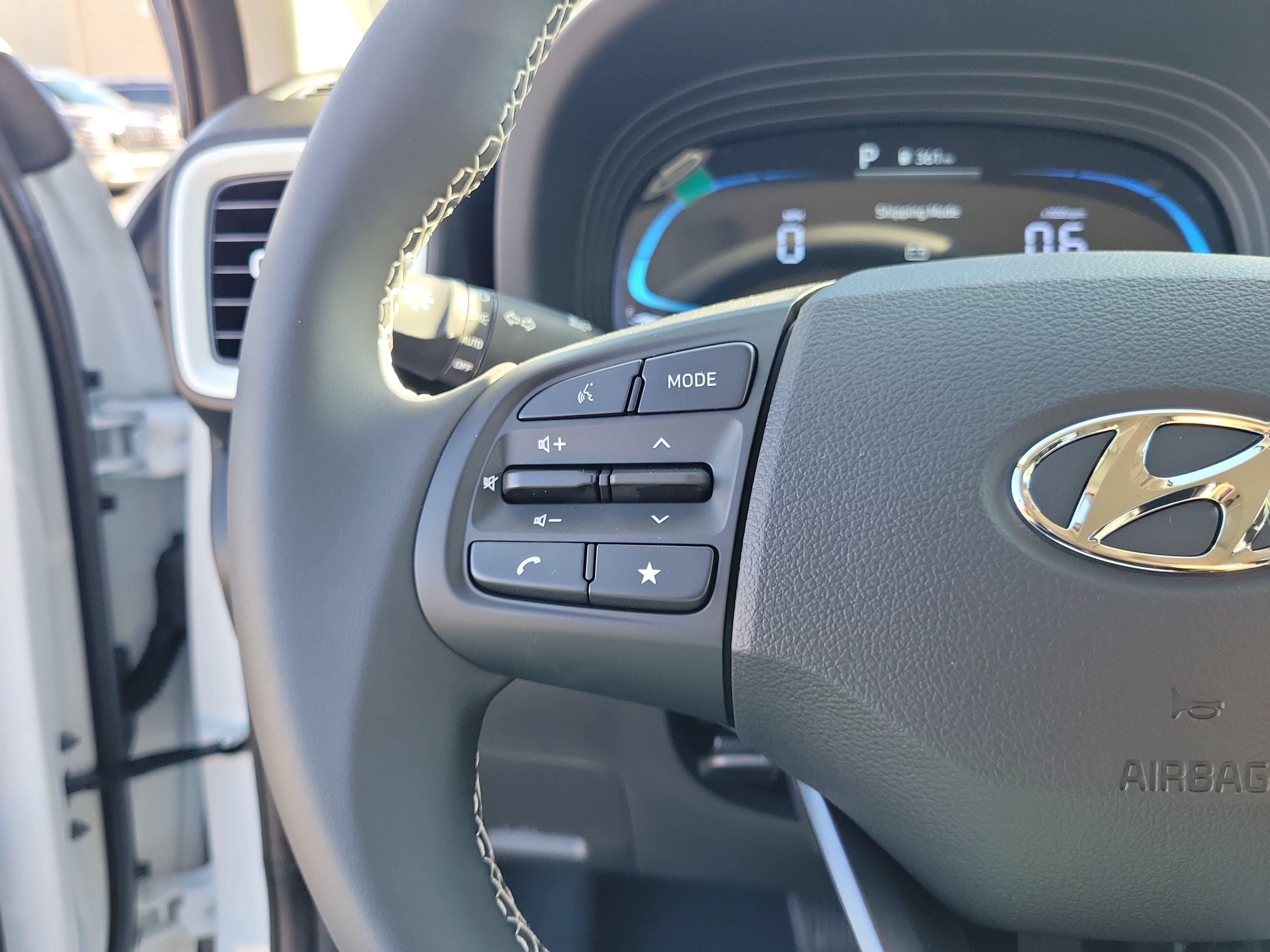 New 2026 Hyundai Venue SEL FWD image 23