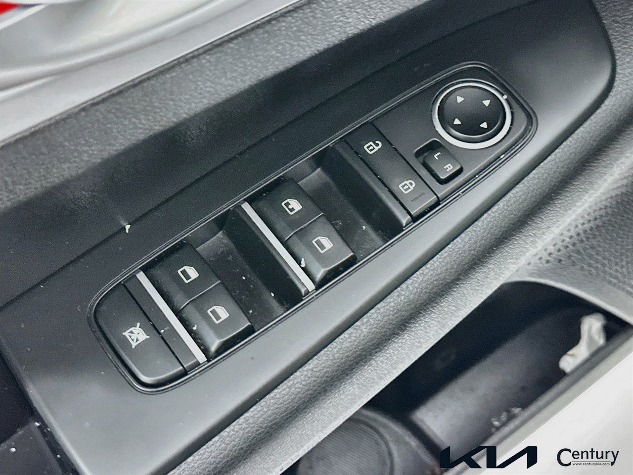 Certified 2023 Kia Forte LXS w/ LXS Technology Package FWD image 17