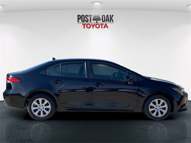 Used 2025 Toyota Corolla LE image 8