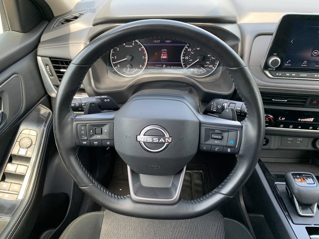 Used 2025 Nissan Rogue SV FWD image 13