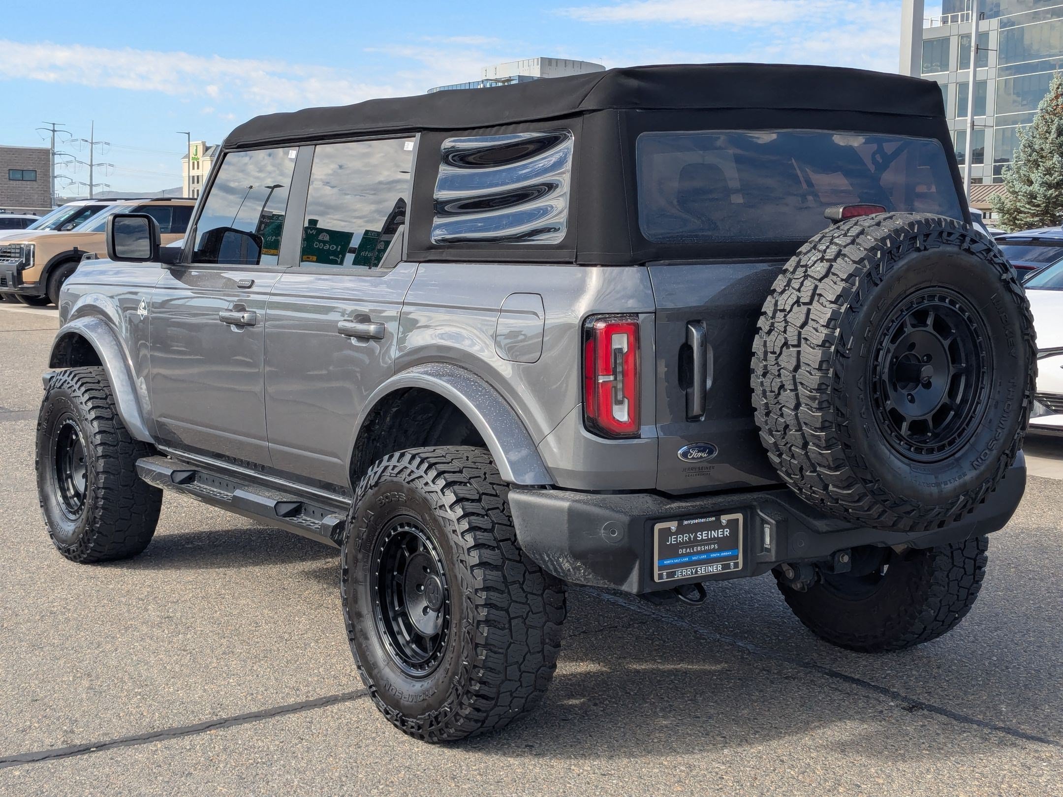 Used 2021 Ford Bronco Outer Banks AWD/4WD image 4