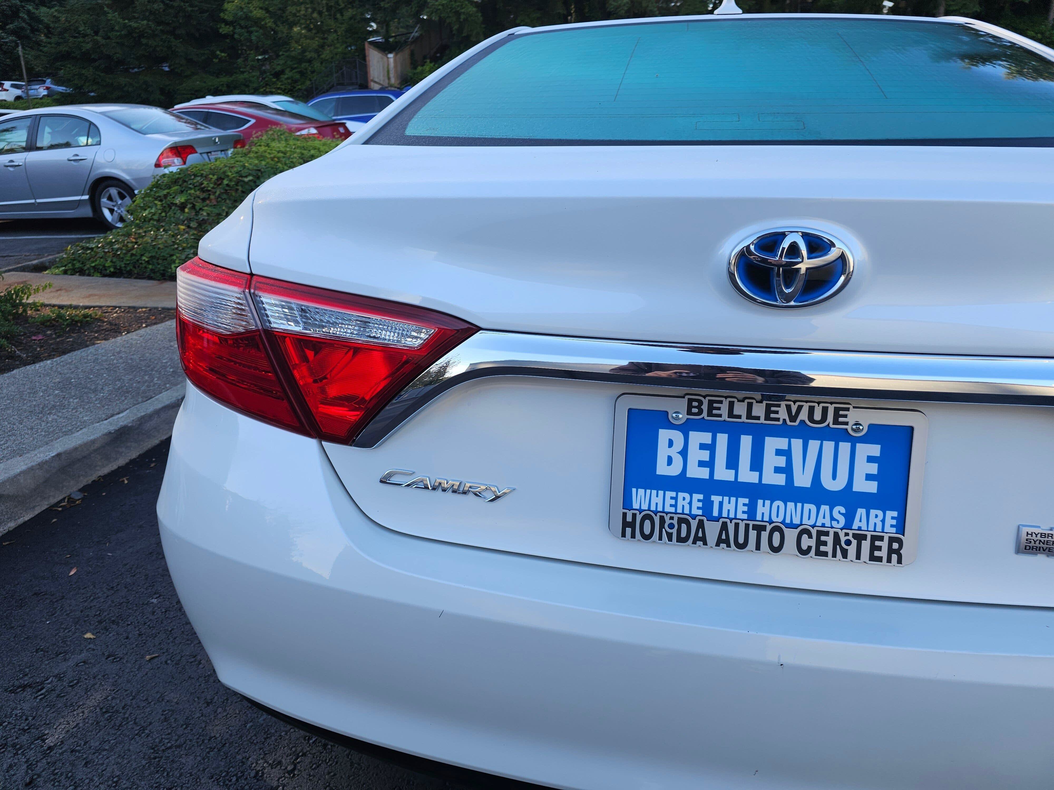 Used 2015 Toyota Camry XLE w/ Moonroof Package FWD image 16