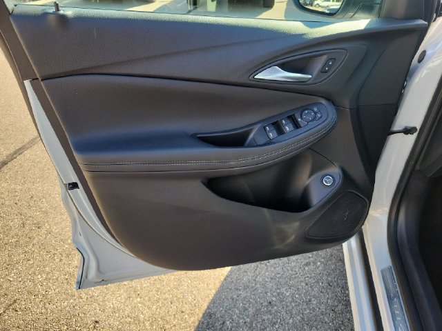 Used 2021 Buick Encore GX Select w/ Advanced Technology Package FWD image 19