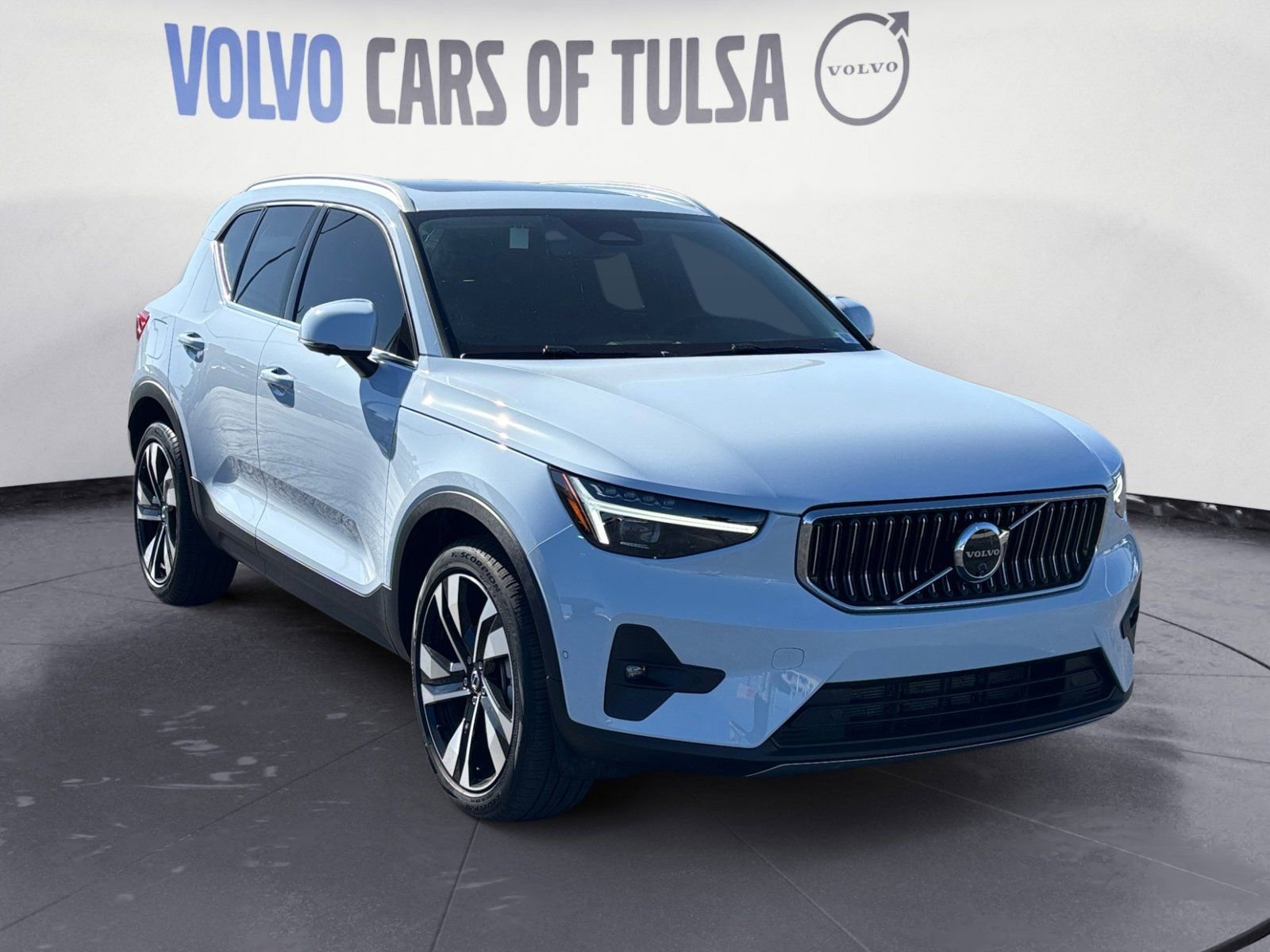 New 2025 Volvo XC40 B5 Ultra w/ Protection Package image 7