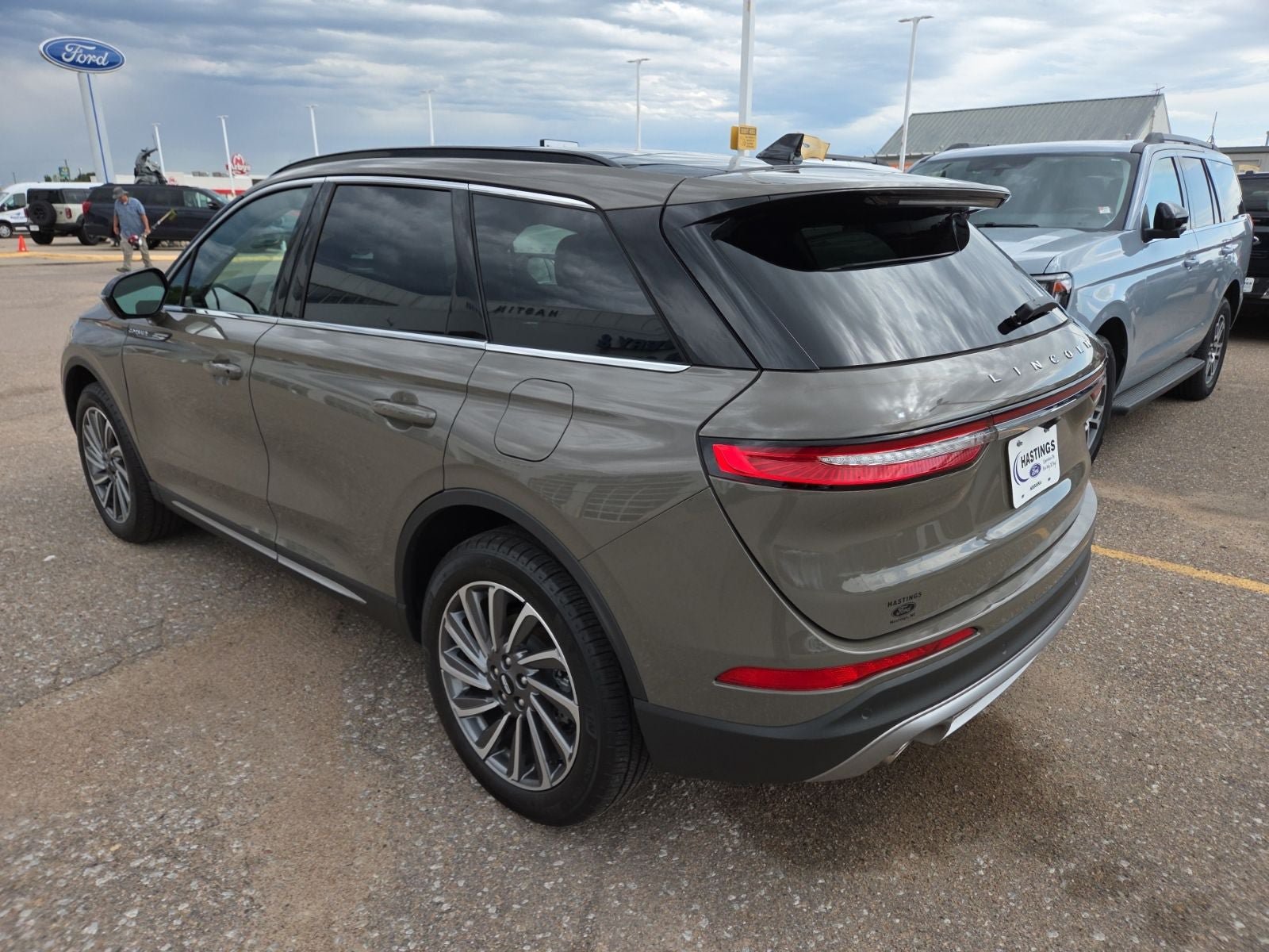 Used 2025 Lincoln Corsair Reserve w/ Equipment Group 202A AWD/4WD image 9