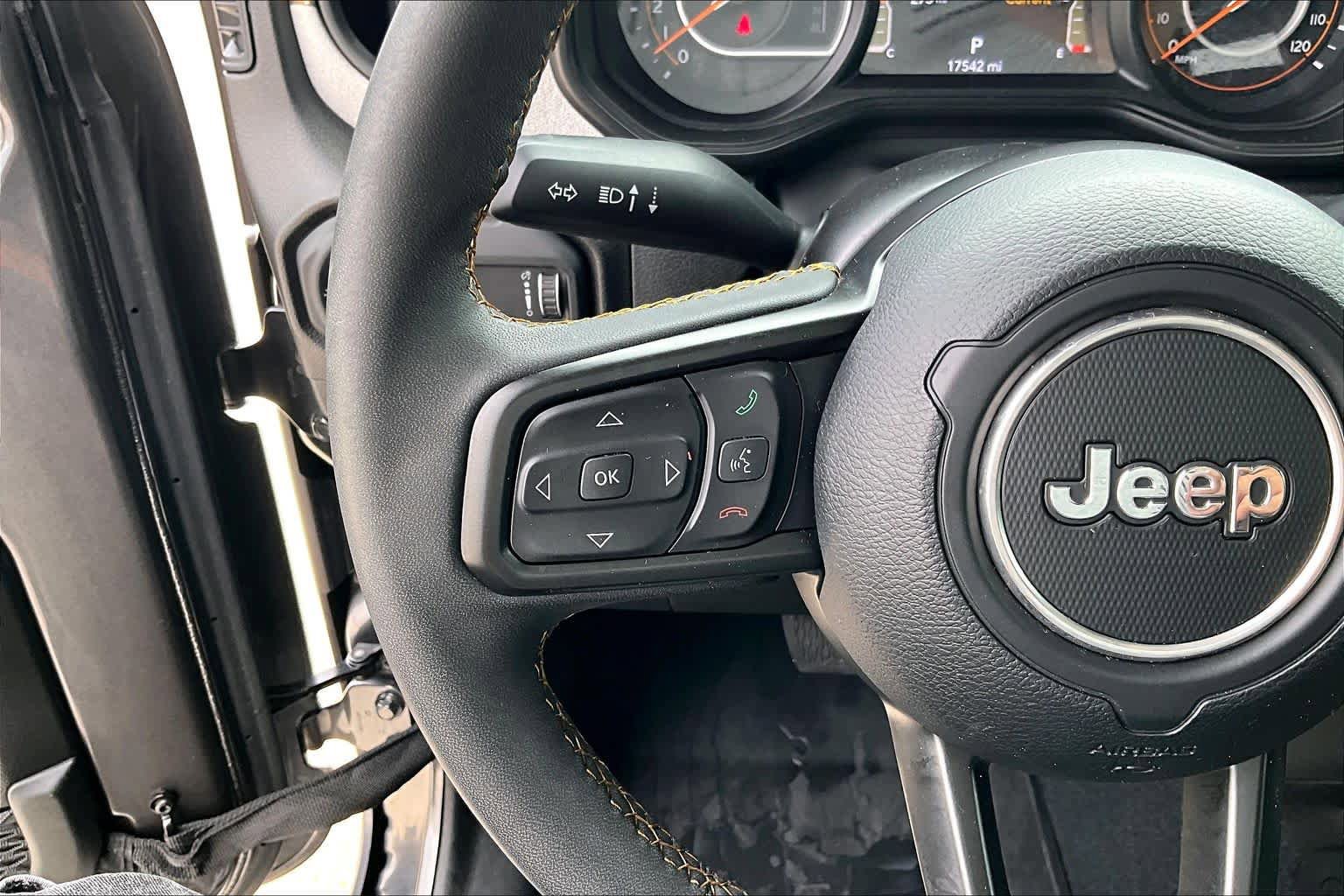 Used 2024 Jeep Gladiator Sport AWD/4WD image 23
