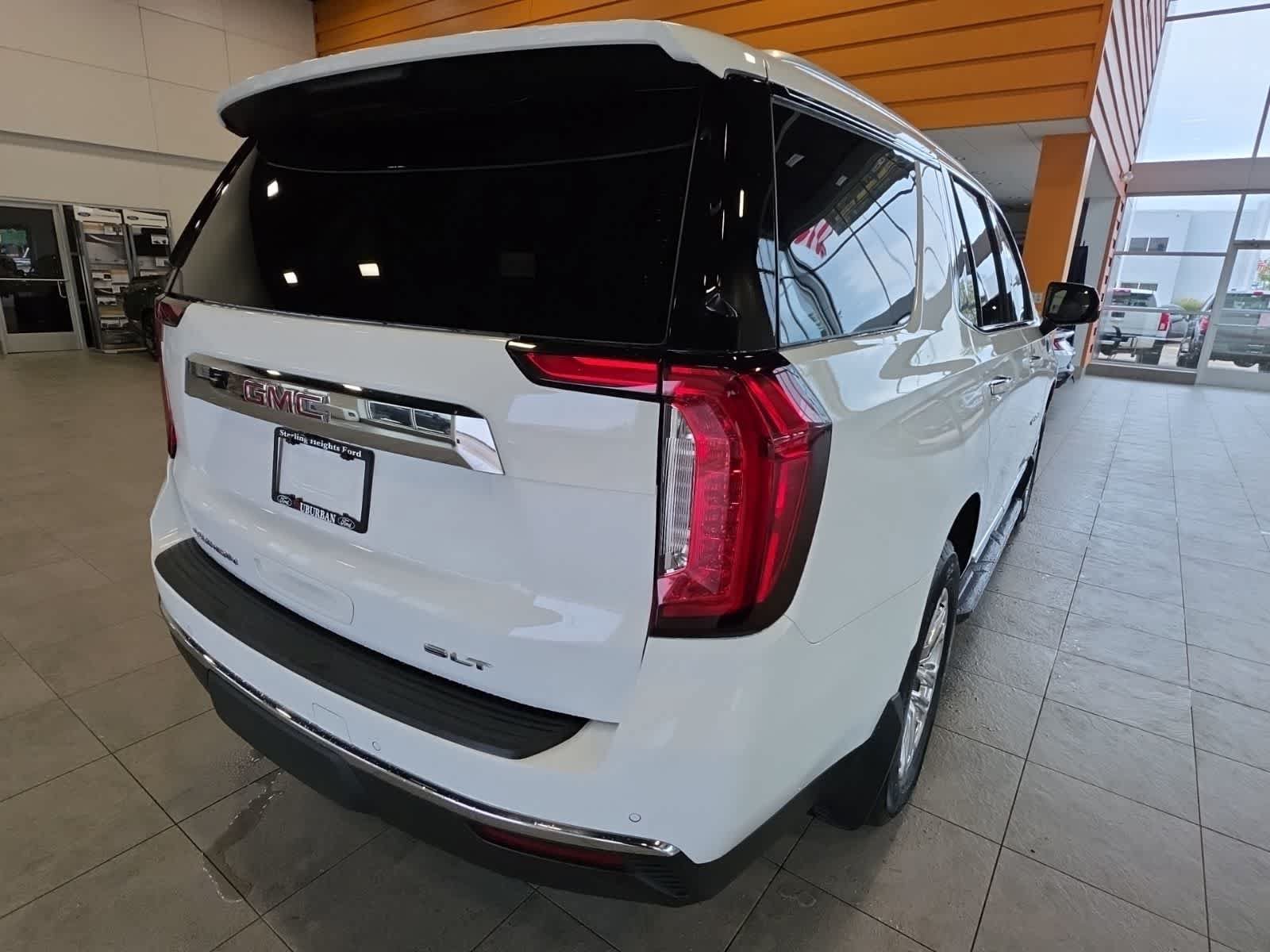 Used 2024 GMC Yukon SLT w/ SLT Premium Package AWD/4WD image 10