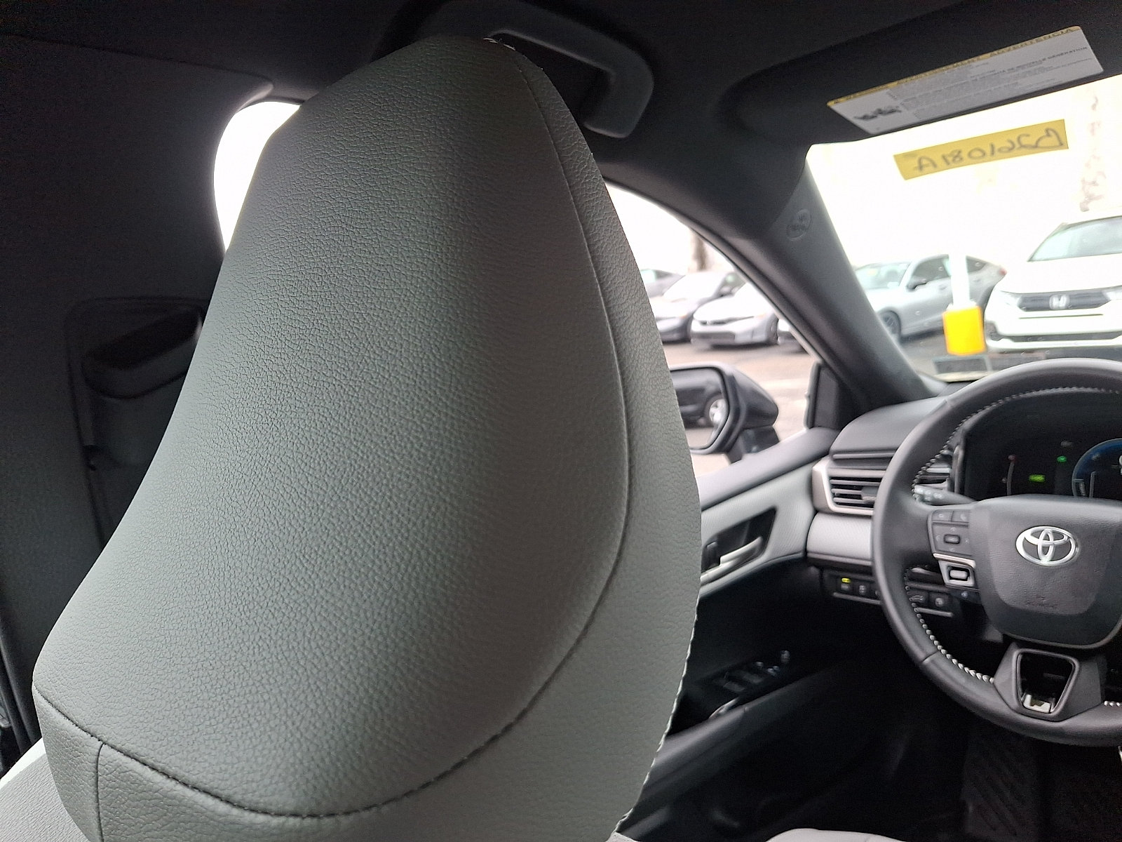 Used 2025 Toyota Camry SE w/ Convenience Package FWD image 9