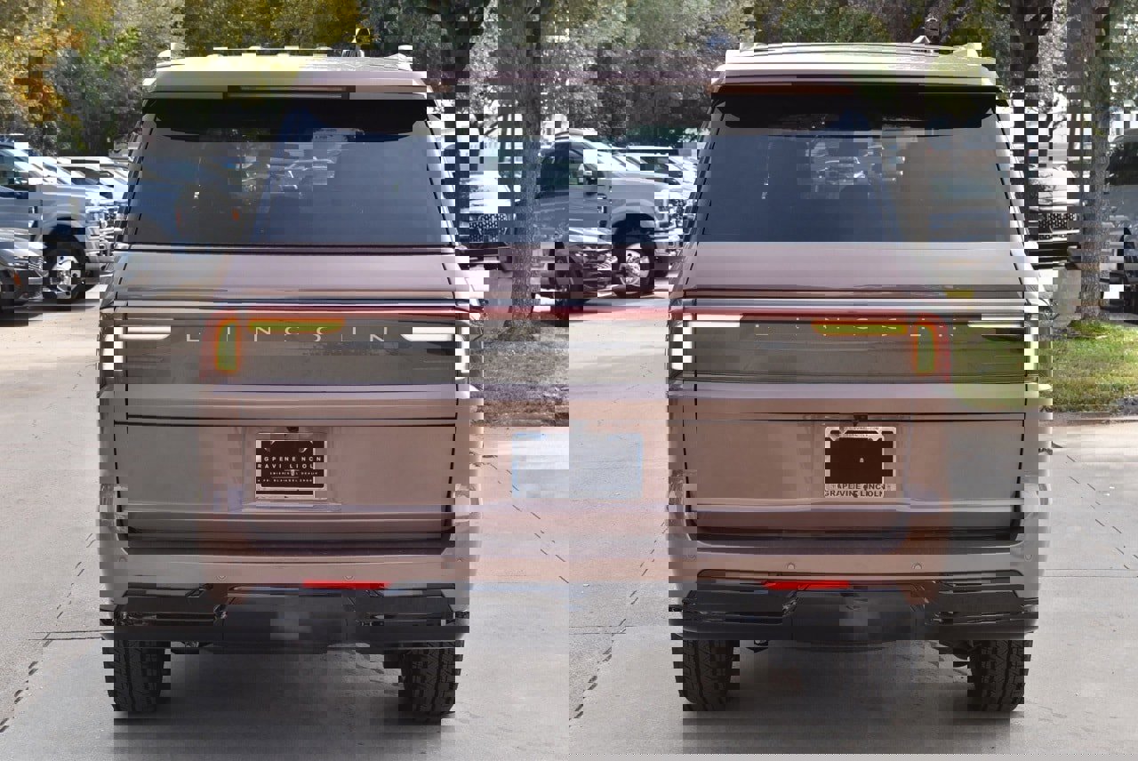 New 2025 Lincoln Navigator L Black Label image 8