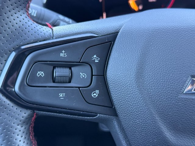Used 2025 Chevrolet Trax RS w/ Sunroof Package FWD image 21