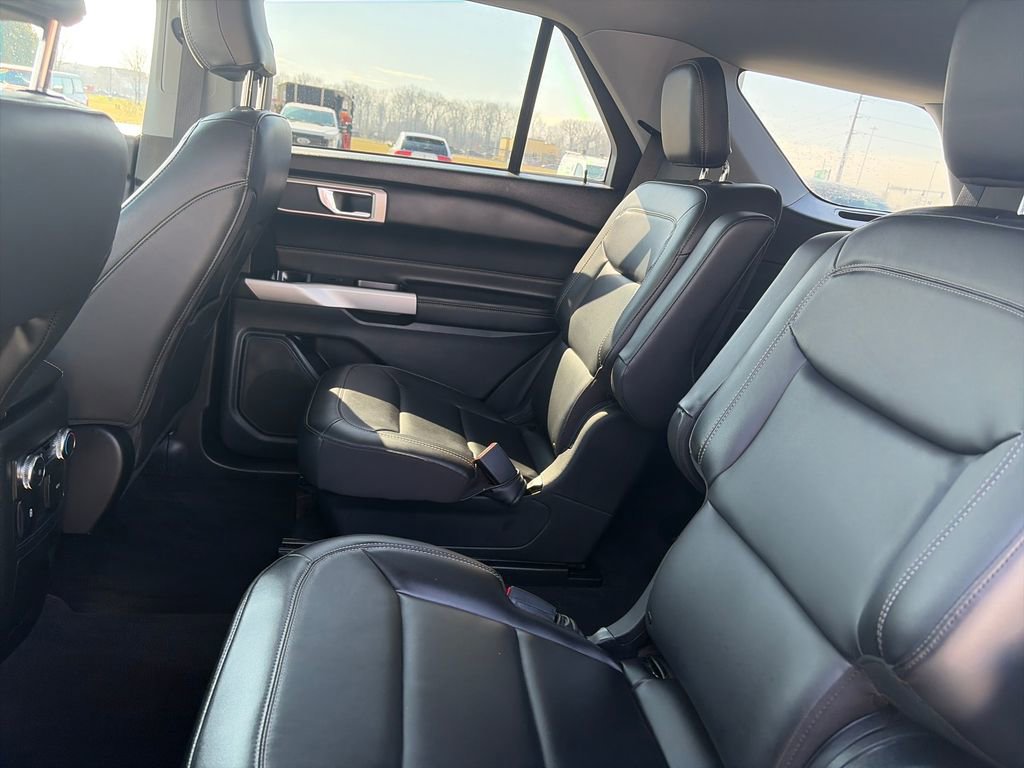 Used 2022 Ford Explorer XLT w/ Equipment Group 202A image 27