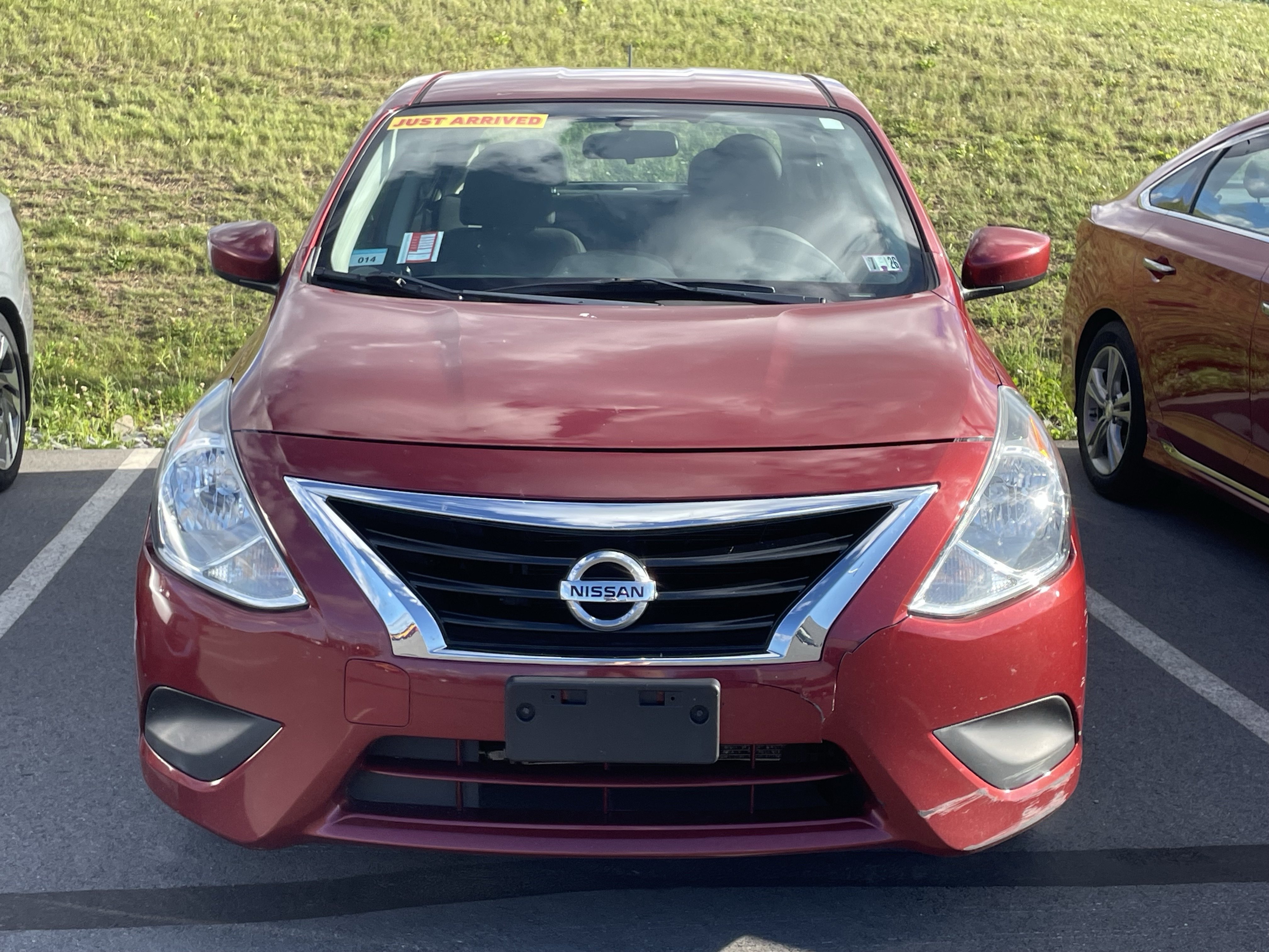 Used 2018 Nissan Versa SV FWD image 3