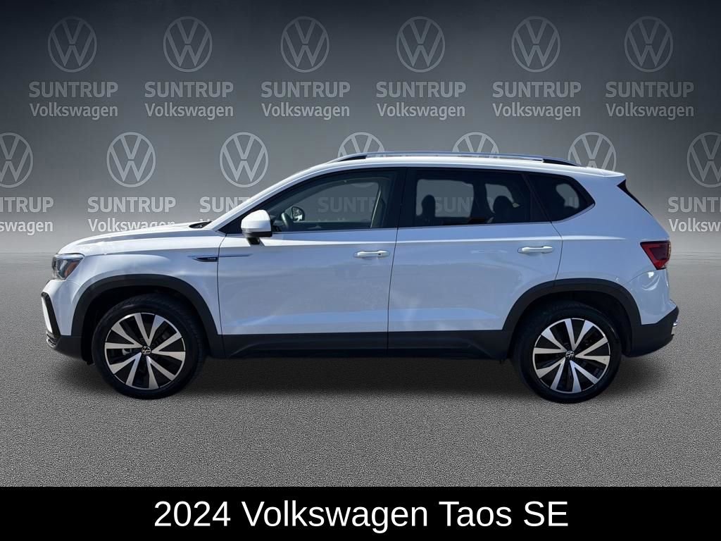 Used 2024 Volkswagen Taos SE image 2