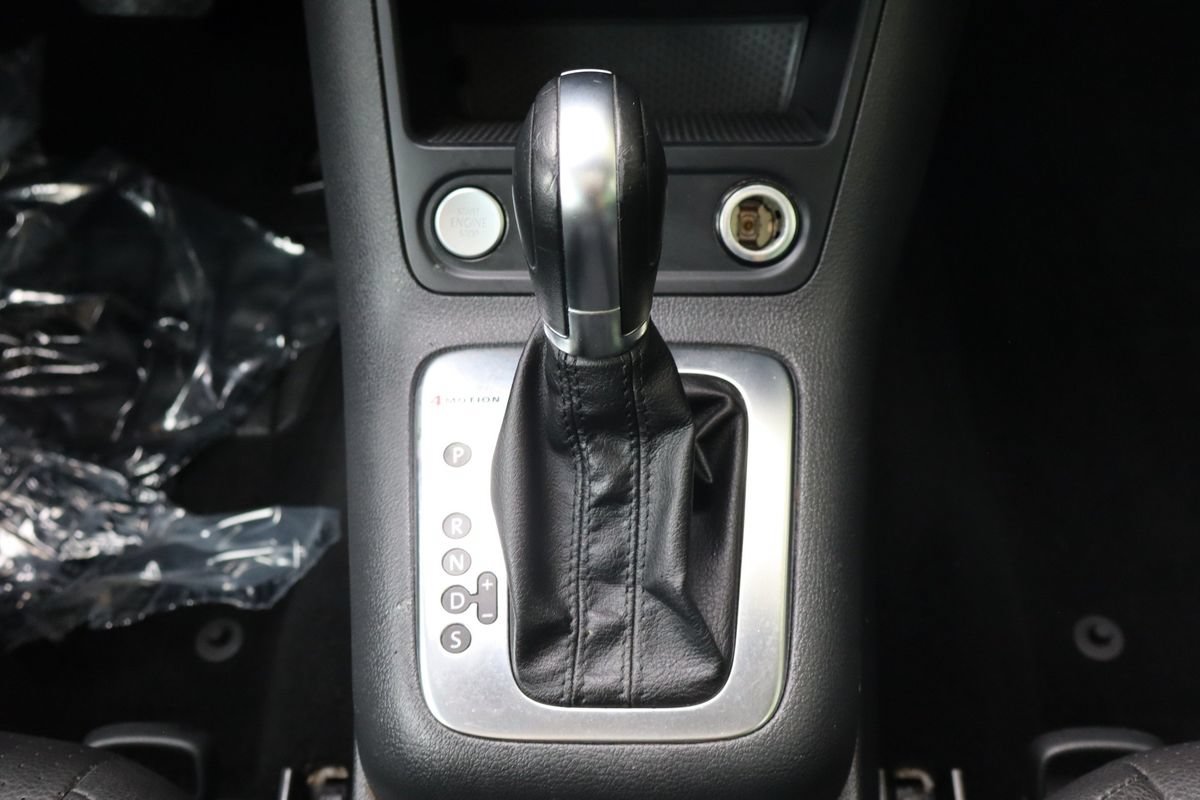 Used 2014 Volkswagen Tiguan SEL AWD/4WD image 37