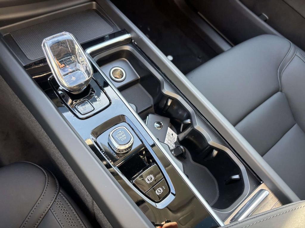 New 2026 Volvo XC60 B5 Plus w/ Protection Package Premier image 22