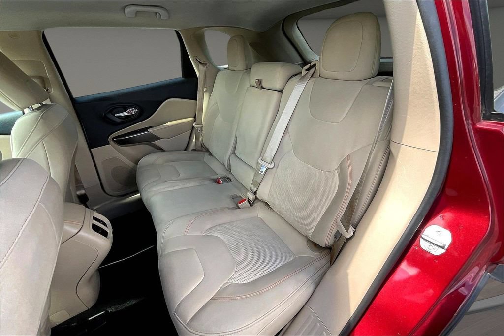 Used 2020 Jeep Cherokee Latitude FWD image 25