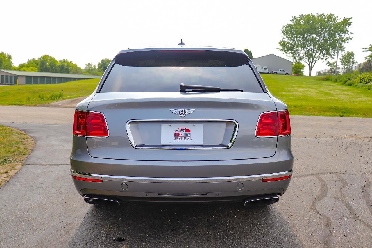 Used 2017 Bentley Bentayga image 4