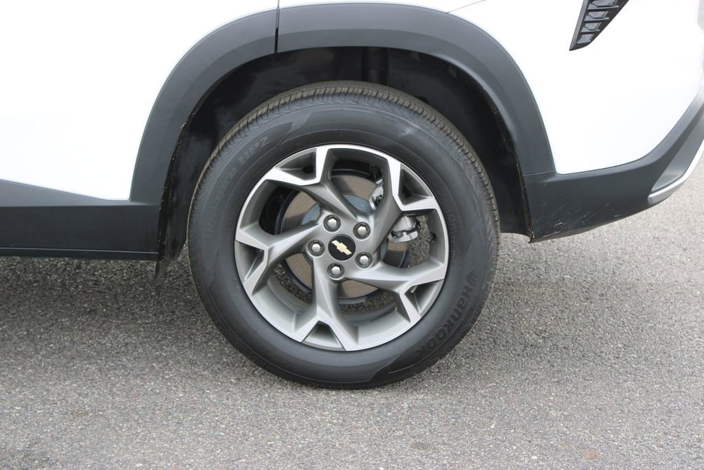 Used 2025 Chevrolet Trax LT image 18