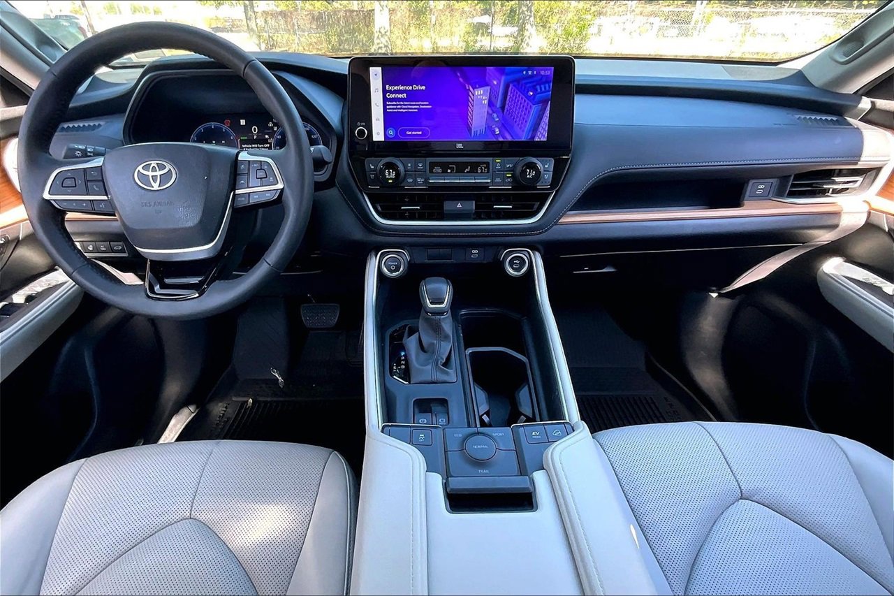Used 2025 Toyota Grand Highlander AWD Hybrid image 7