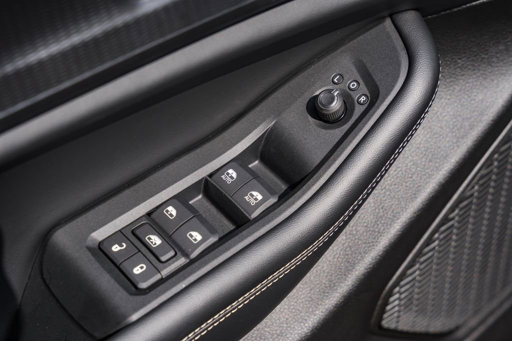 New 2025 Jeep Grand Cherokee Laredo X w/ Luxury Tech Group I image 37