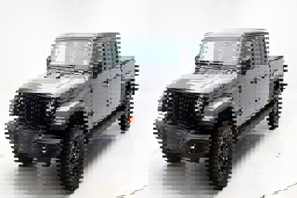 Used 2023 Jeep Gladiator Willys image 2
