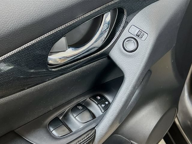 Used 2015 Nissan Rogue SL w/ SL Premium Package FWD image 18