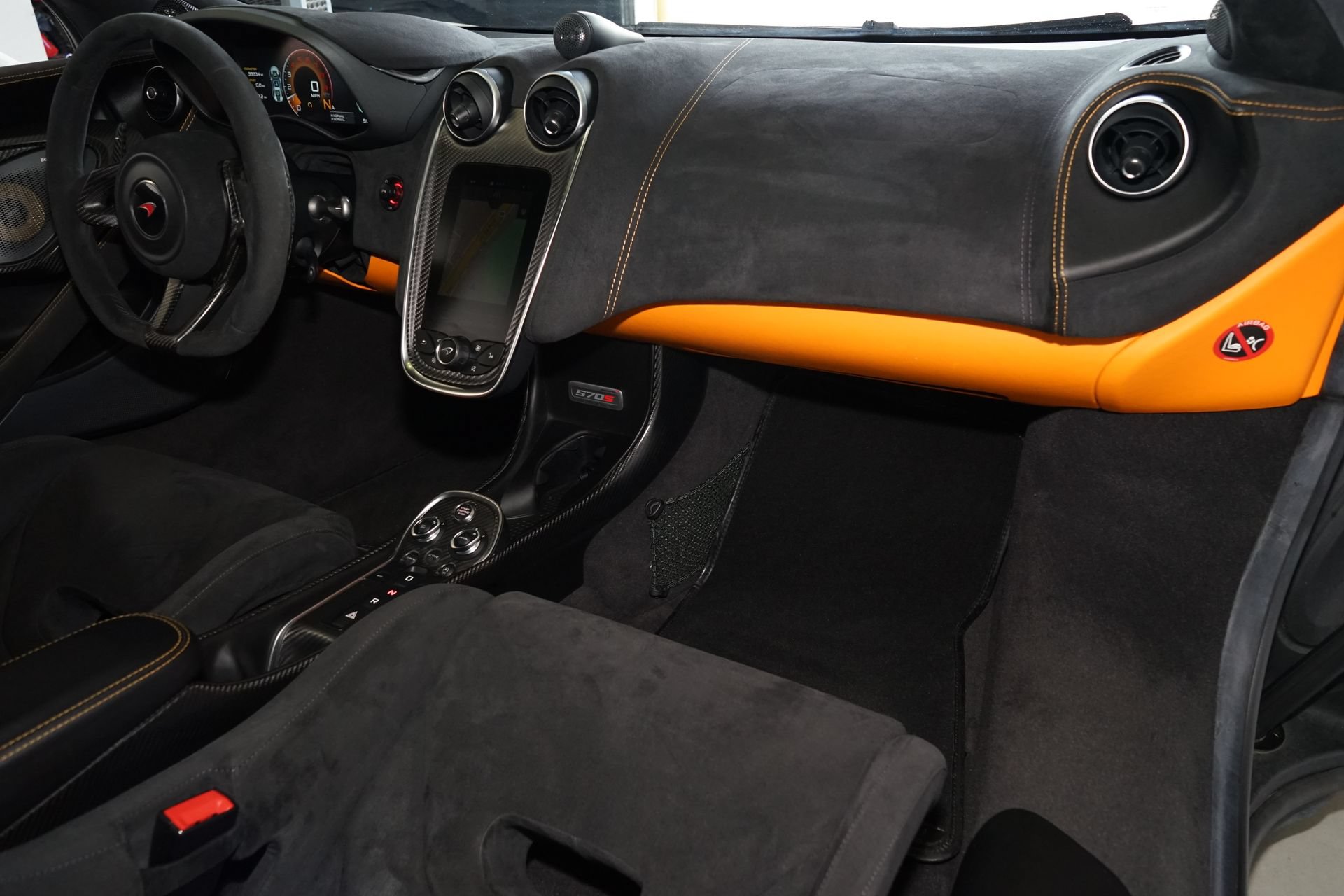 Used 2018 McLaren 570S Coupe RWD image 16