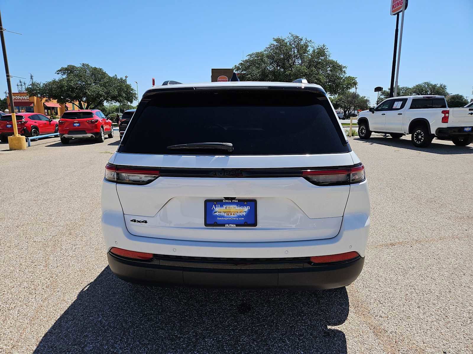 Used 2024 Jeep Grand Cherokee Altitude AWD/4WD image 7
