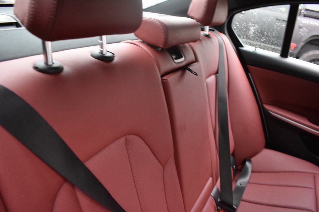 Used 2024 BMW 330i Sedan w/ Convenience Package image 29