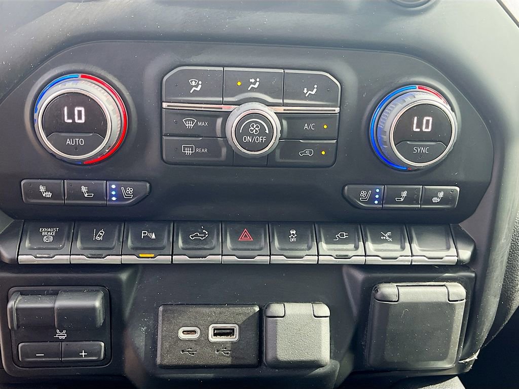 Used 2022 Chevrolet Silverado 3500 High Country w/ Technology Package image 21