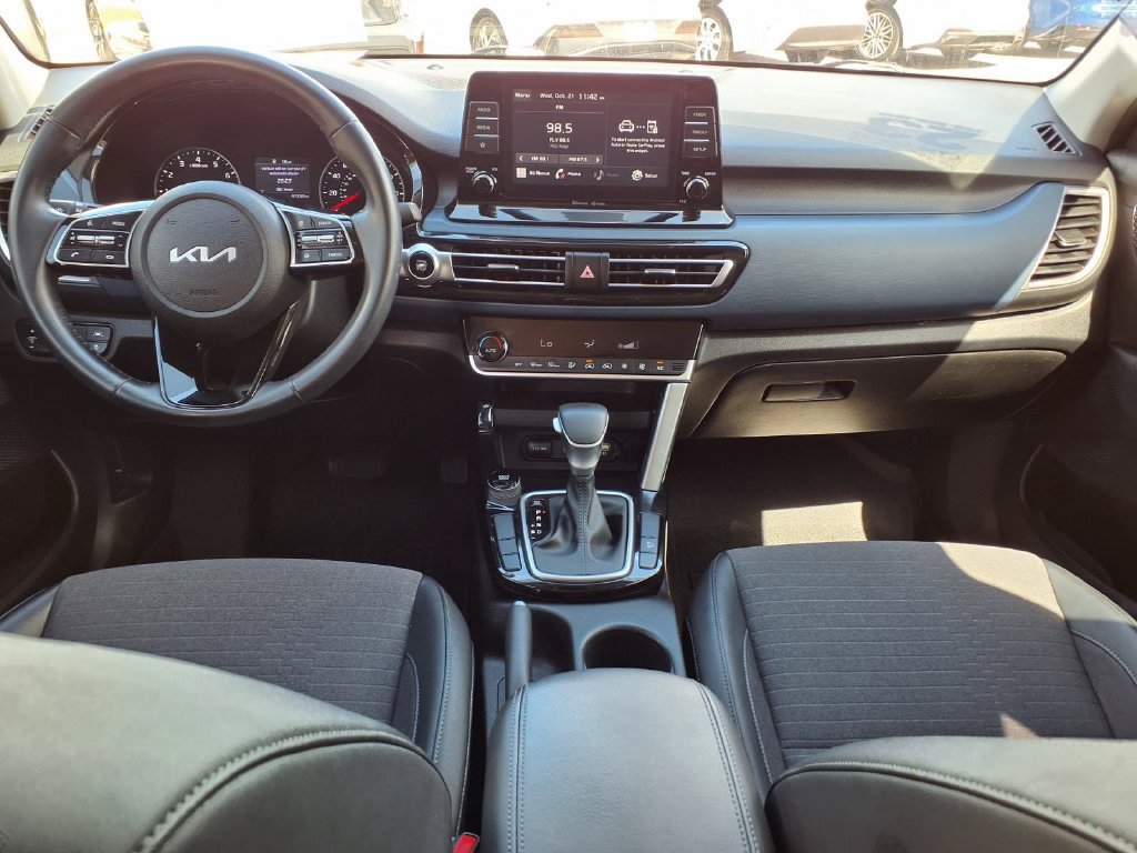Used 2023 Kia Seltos S FWD image 19