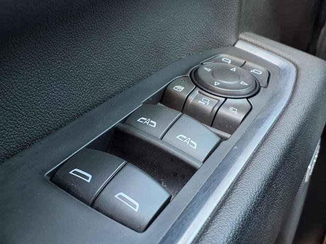 Used 2024 GMC Sierra 2500 SLT w/ SLT Premium Package image 16