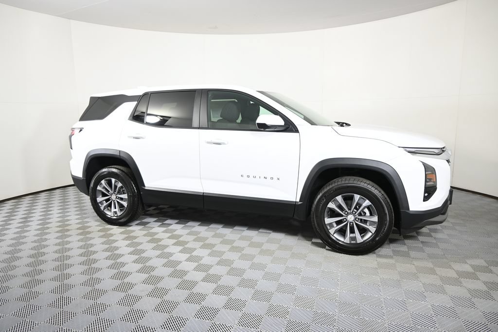 New 2026 Chevrolet Equinox LT w/ Safety and Technology Package AWD/4WD image 8