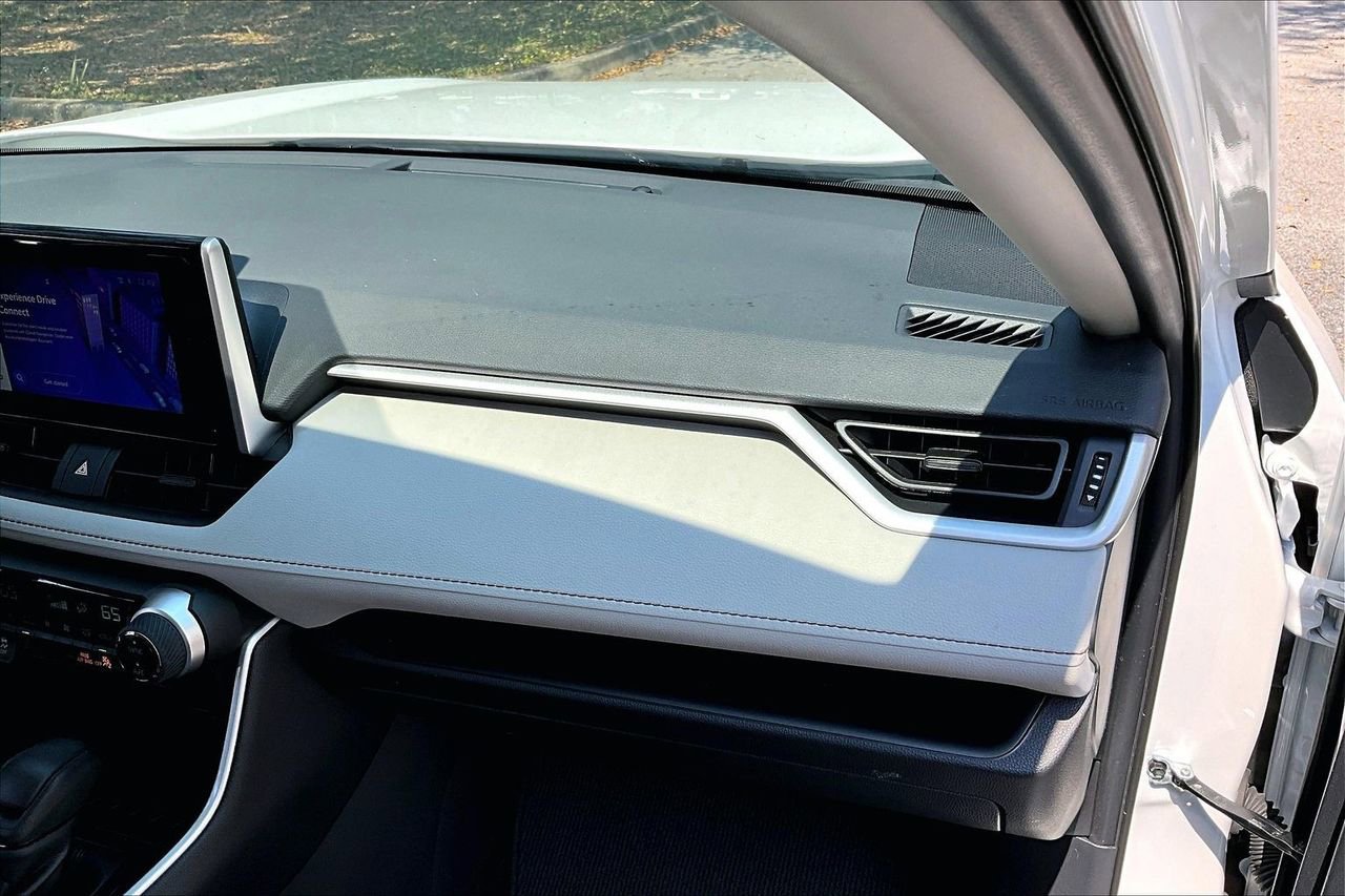 Used 2025 Toyota RAV4 XLE w/ Convenience Package image 23