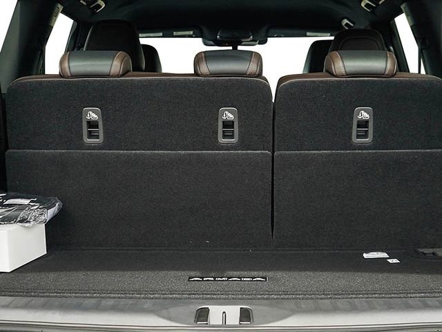 New 2026 Nissan Armada SL w/ Captain's Chari Seat Package image 24
