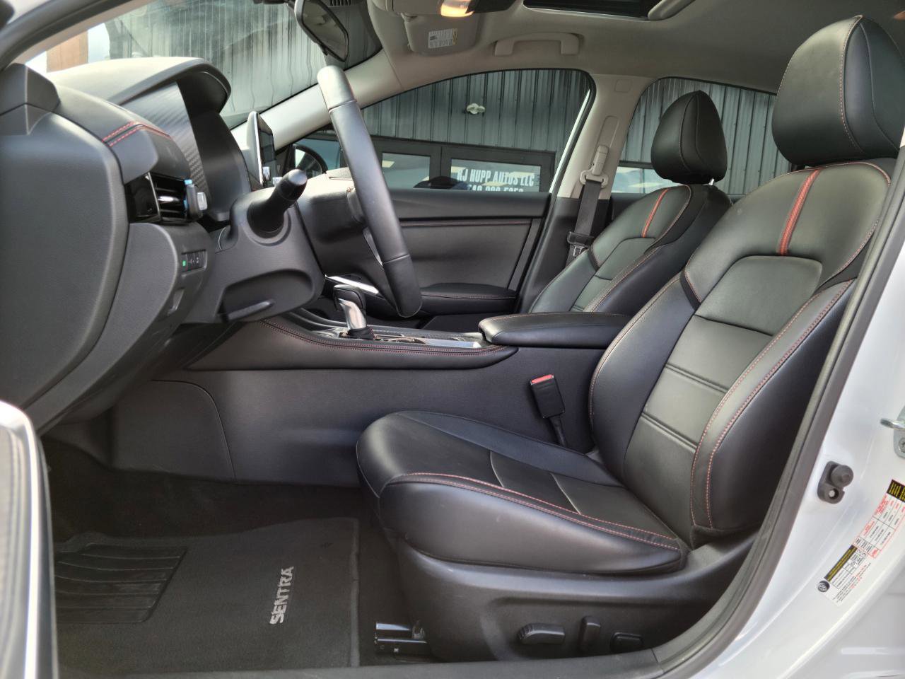 Used 2024 Nissan Sentra SR w/ SR Premium Package image 15