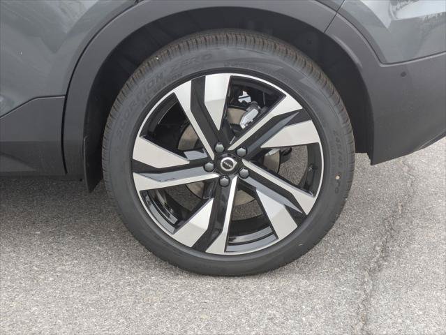 New 2026 Volvo XC40 B5 Ultra w/ Climate Package AWD/4WD image 6