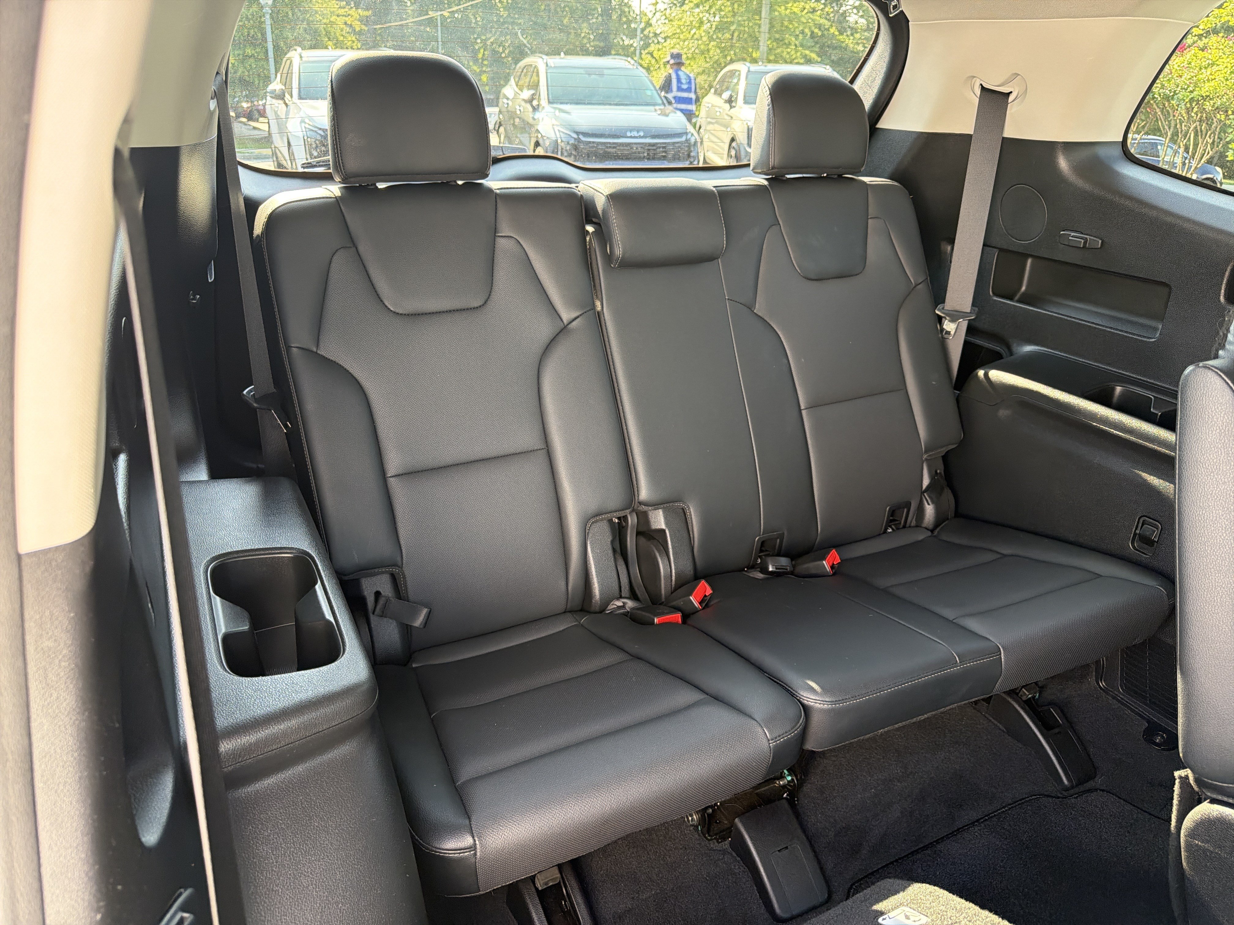 Used 2023 Kia Telluride EX w/ EX Captain's Chair Package FWD image 15